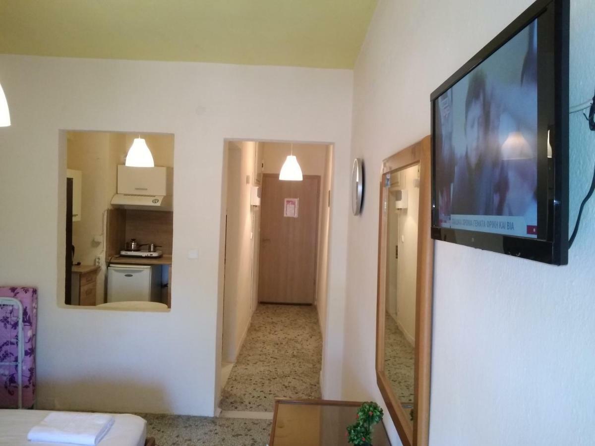 Rooms To Let Giannis Makrygialos Exterior photo