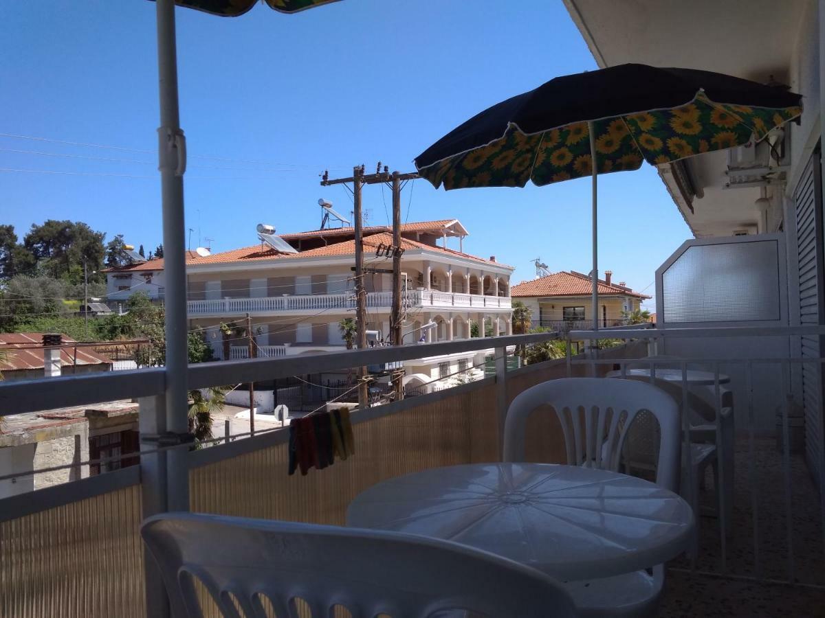Rooms To Let Giannis Makrygialos Exterior photo