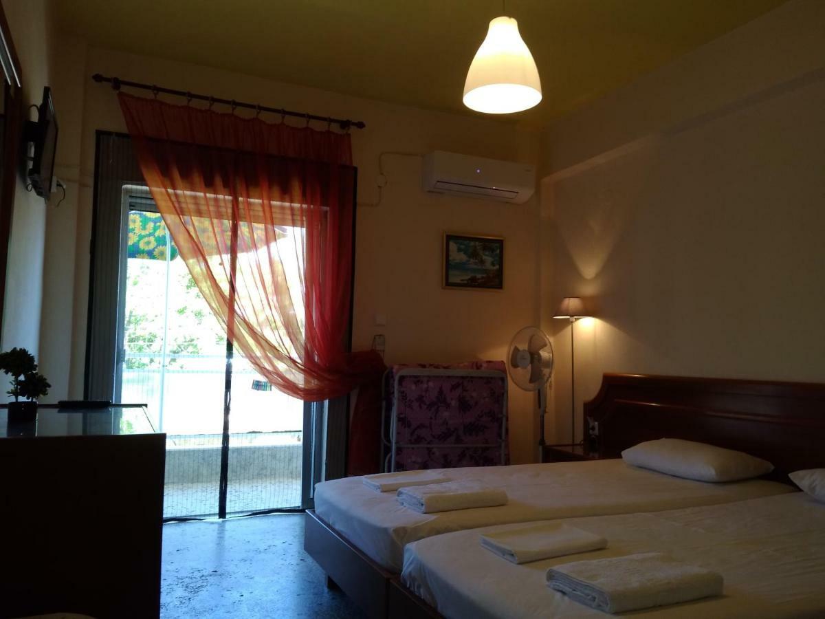 Rooms To Let Giannis Makrygialos Exterior photo